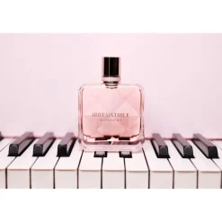 GIVENCHY Beliebtes Parfum^IRRÉSISTIBLE Eau de Parfum Spray von